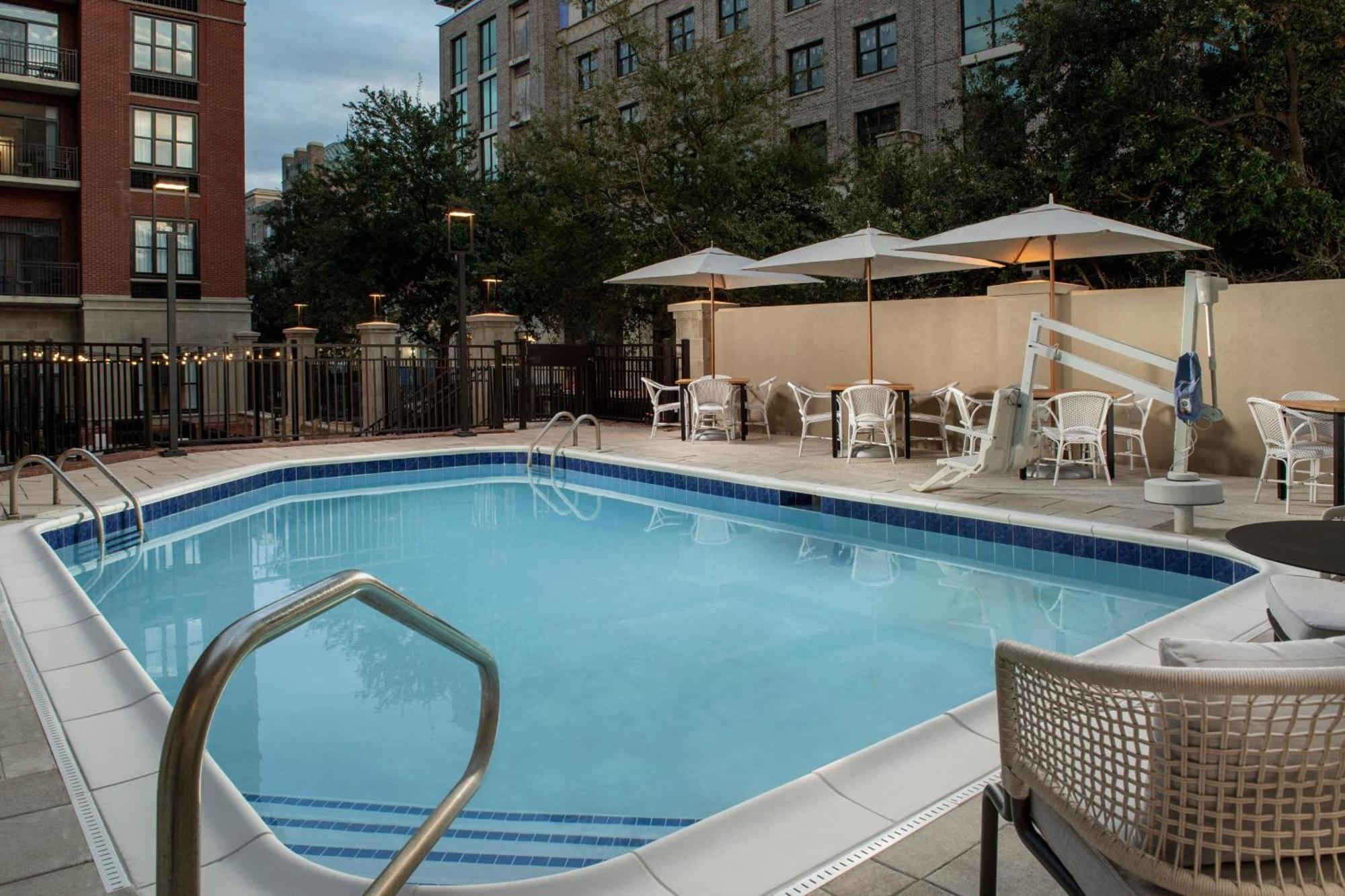 Courtyard By Marriott Savannah Downtown - Historic District Buitenkant foto